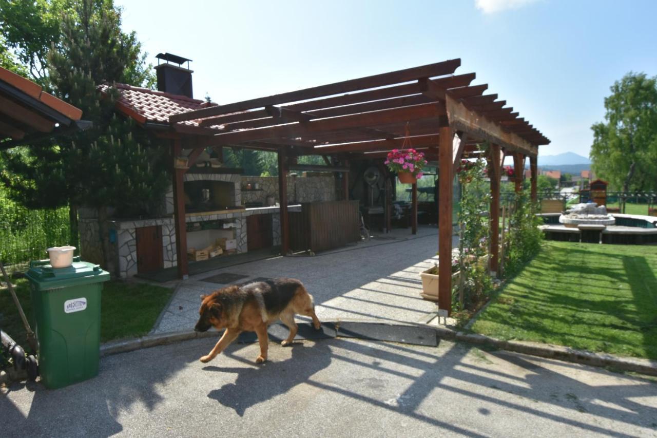 Apartments&Rooms kod Eli Ravna Gora Exterior foto